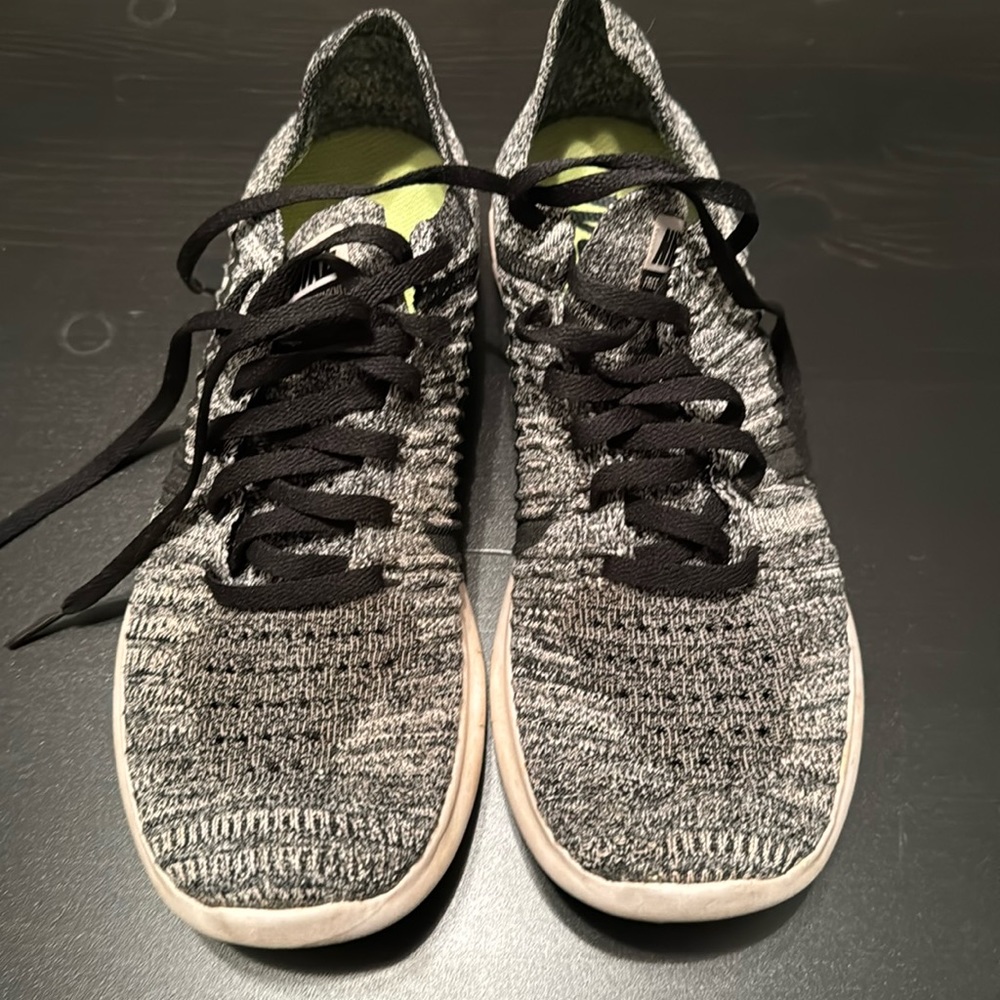 Nike Run Natural Free RN Flyknit tennis shoes size 7